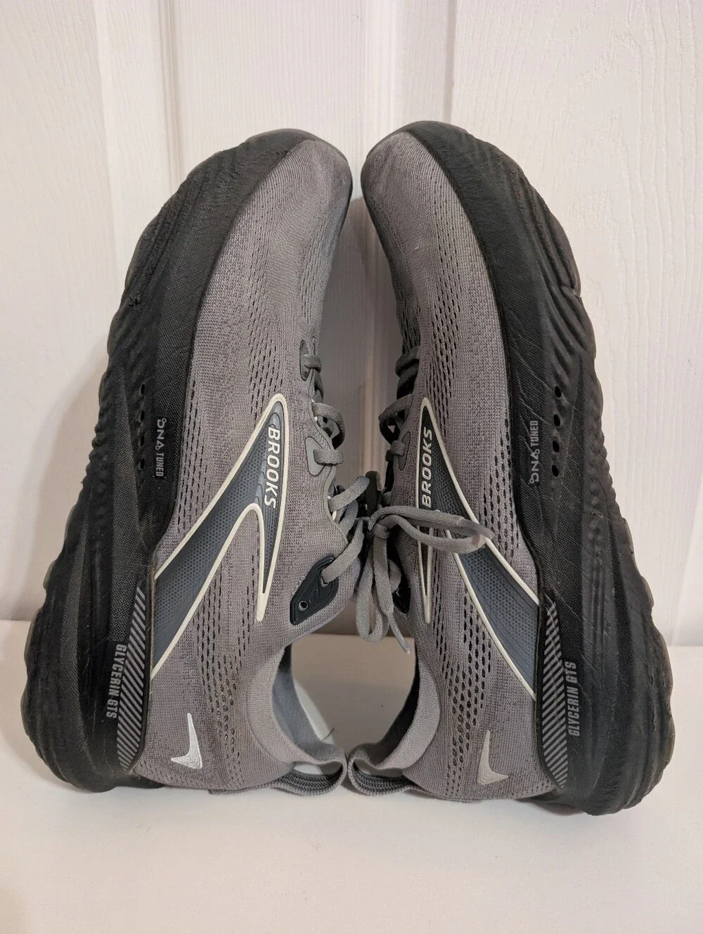 Brooks Glycerin GTS 22 Mens Gray Sneakers Running Shoes Size 13